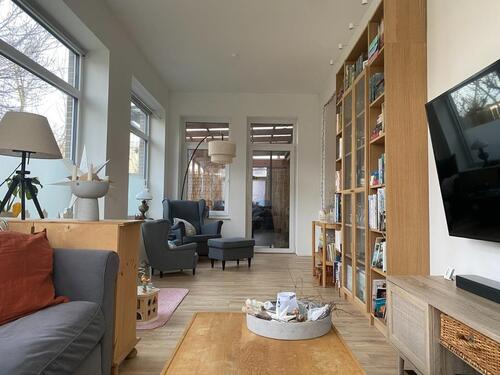 Foto - Wohnung in Top-Lage: mit EBK, PKW-Stellplatz & Garten