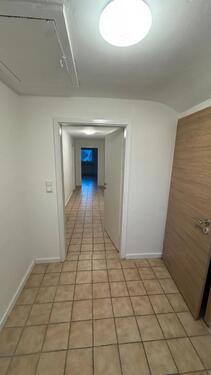 Foto - Renovierte 3-Zimmer-DG-Wohnung mit Einbauküche,Garten, Stellplatz