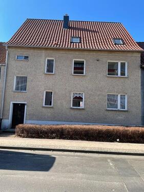 Foto - Sanierungsbedürfiges Mehrfamilienhaus als Kapitalanlage
