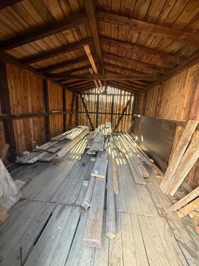 Foto - Überdachter Schuppen, Stellplatz zu vermieten – ca. 6 × 3,5 m, B8