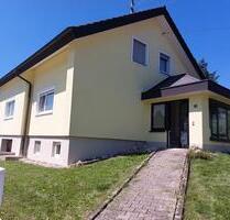 Einfamilienhaus mit großem Grundstück & Doppelgarage - Schömberg