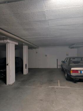 Foto - Tiefgaragenstellplatz zu vermieten – Gerlingen Hauptstraße