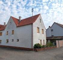 Kleines Einfamilienhaus mit Garten und Nebengebäuden - Hofheim in Unterfranken