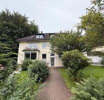Charmante Dreizimmerwohnung mit Altbauflair und großem Garten - Hamburg Altona