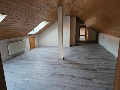 Foto - Mietwohnung Dachgeschoß, 3 ZKB, FKB-Zentrum
