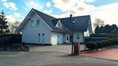Foto - 220 m² Einfamilienhaus mit Garten & 2 Garagen – sofort frei