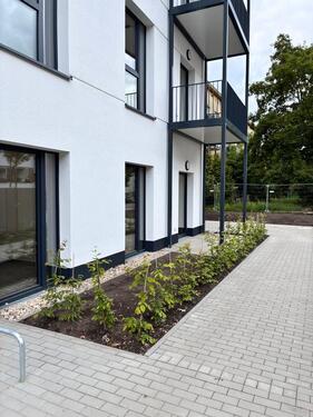 Foto - Neubau Erstbezug Praktische 2-Zimmer-Wohnung mit Terrasse im EG mit Einbauküche