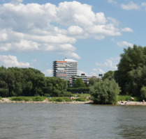 Moderne 3-Zimmer-Wohnung mit Schwimmbad und Balkon in Köln