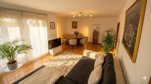 Foto - Helle 3-Zimmer-Wohnung im 1. OG - 2 Gehminuten zur Innenstadt