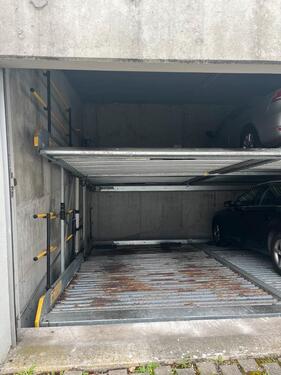 Foto - Parkplatz in Duplexgarage in Biebrich, Nähe Waldstraße.