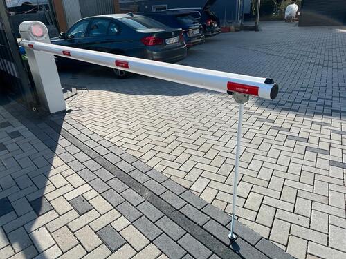 Foto - Parkplätze Stellplätze in Hof mit Schranke