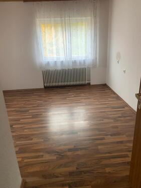 Foto - Möbiliertes Zimmer mit wc und Bad Gemeinschafts Küche