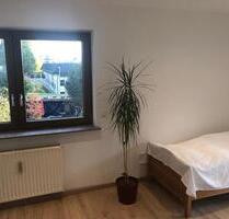 Zwei helle neu renovierte Zimmer zu vermieten - Ostfildern