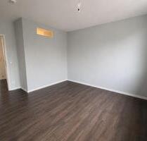 EINZIEHEN UND SICH WOHLFÜHLEN - GEPFLEGTE WOHNUNG MIT LOGGIA - Berlin Marzahn-Hellersdorf