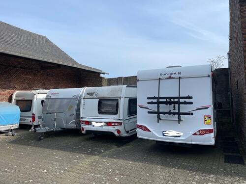 Foto - Stellplatz für Wohnmobile Wohnwagen
