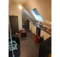 1 Zimmer Wohnung in Dachgeschoss ab 01.05. - Villingen-Schwenningen