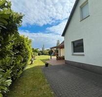 Haus mit großem Grundstück und zusätz. Bauplatz in bester Lage! - Halle
