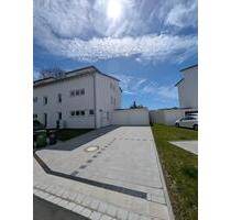 Moderne Neubau‑DG‑Wohnung mit Einbauküche & Garage in ruhiger Lag - Kemnath