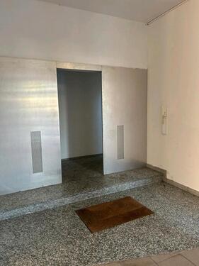 Foto - Großes Einfamilienhaus über drei Stockwerke