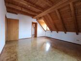 Foto - Tolle Dachgeschosswohnung mit 3,5 Zimmer in Helfenbrunn