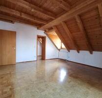 Tolle Dachgeschosswohnung mit 3,5 Zimmer in Helfenbrunn - Kirchdorf an der Amper