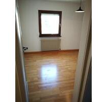 1 Zimmer in 3-er Studenten WG – in schöner und heller 3 Zimmer-DG - Fellbach Oeffingen