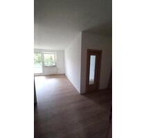 3 Raum Wohnung - 300,00&nbsp;EUR Kaltmiete, ca.&nbsp; 58,00&nbsp;m&sup2; in Plauen (PLZ: 08523)