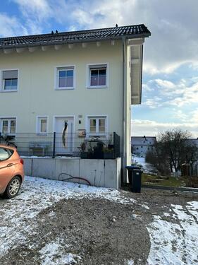 Foto - Dreifamilienhaus: Rechtes Haus mit je 125m² Wohnfläche und Garten