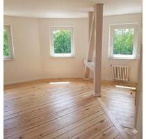 Am S-Bahnhof Strausberg! Helle 2-Zimmer-Wohnung mit Dielenboden