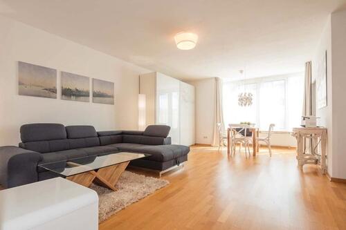 Foto - Stilvolles 2-Zimmer Apartment für 2 in München-Lehel, möbliert - Haustierfreundlich, Mindestmiete 3 Monate