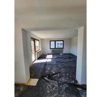 ERSTBEZUG NACH RENOVİERUNG - 1.100,00&nbsp;EUR Kaltmiete, ca.&nbsp; 105,00&nbsp;m&sup2; in Zaberfeld (PLZ: 74374)