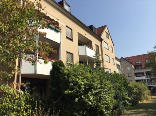 Foto - Sanierte 2-Zimmer-Wohnung mit Balkon, EBK und Garage