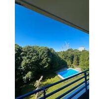 1-Zimmerwohnung in Bogenhausen mit großem Balkon und Pool - München