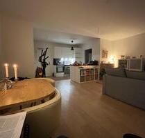 Schöne 2-Zimmer-Wohnung in Berlin-WeißenseeBeautiful 2-Room Apar