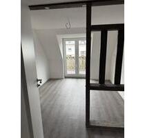 kleine Dachgeschosswohnung mit Balkon - Erstbezug nach Renovierun - Aalen Unterkochen