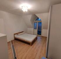 WG Zimmer in großer Wohnung in Troisdorf