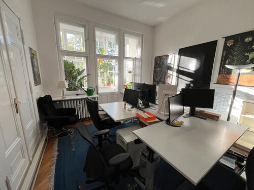 Foto - Coworking-Arbeitsplatz in sympathischer Bürogemeinschaft