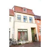 Stadthaus im Zentrum - 329.000,00 EUR Kaufpreis, in Güstrow (PLZ: 18273)