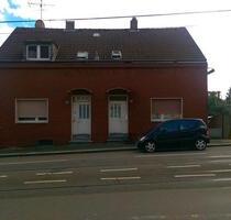 2 Häuser in Einem - 630.000,00&nbsp;EUR Kaufpreis, ca.&nbsp; 248,00&nbsp;m&sup2; in Essen (PLZ: 45355) Stadtbezirk IV