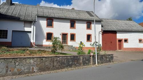 Foto - Einfamilienhaus mit Nebengebäude