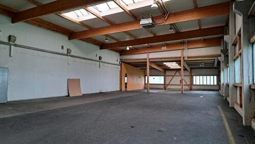 Foto - WohnmobilWohnwagen Stellplätze in geschlossener Halle - 150€Mtl