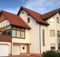 Freistehendes Einfamilienhaus mit Doppelgarage - Hohenroth