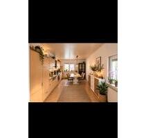 Loftartige 2-Zimmer-Wohnung mit Einbauküche - Küps