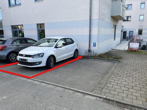 Foto - Pkw Stellplatz in Hilzingen, Mägdebergstr.1, bei Cafe KünzPost