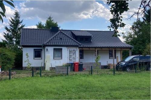 Foto - Freistehendes Einfamilienhaus mit schönem Grundstück in Waldnähe