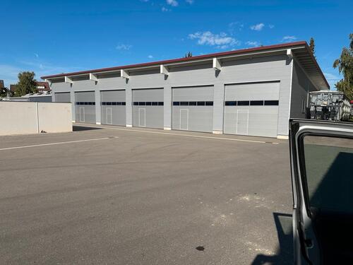 Foto - Hallenabteil Stellplatz Halle Unterstellplatz