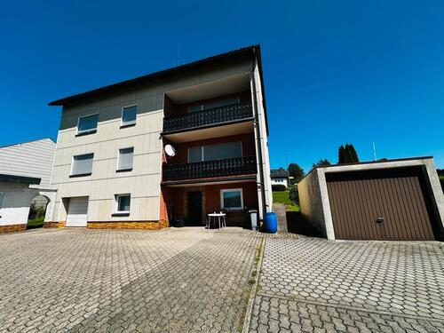 Foto - Sehr geräumiges 2-3 Familienhaus mit 3 Garagen und viel Potential
