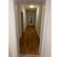 Erstbezug WG-Zimmer für Frauen - 550,00&nbsp;EUR Kaltmiete, ca.&nbsp; 150,00&nbsp;m&sup2; in Stuttgart (PLZ: 70437) Mühlhausen