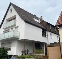 Charmante 4-Zimmer-Dachgeschosswohnung mit Dachterrasse u. Loggia - Löwenstein