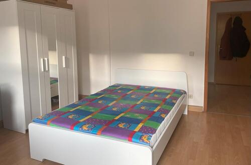 Foto - Helle 1-Zimmer-Wohnung mit Küche und Bad zu vermieten.